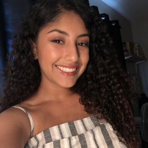 Meet your Posher, Kayla